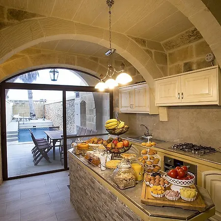 Bed & Breakfast West *
